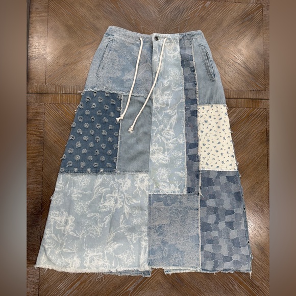 POL Patchwork Floral Denim Skirt. Size Large. New! - Picture 6 of 9